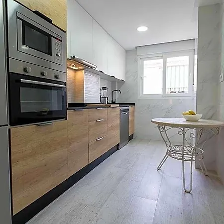 Rentafive - Parking - Reformada - Terraza Apartmán *