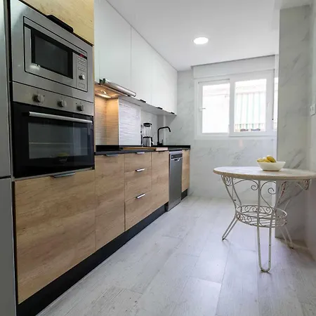 Rentafive - Parking - Reformada - Terraza Apartment